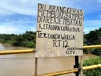 Sampah Berserakan di Jembatan Rawa Makmur, Warga Minta Pemerintah Pasang CCTV