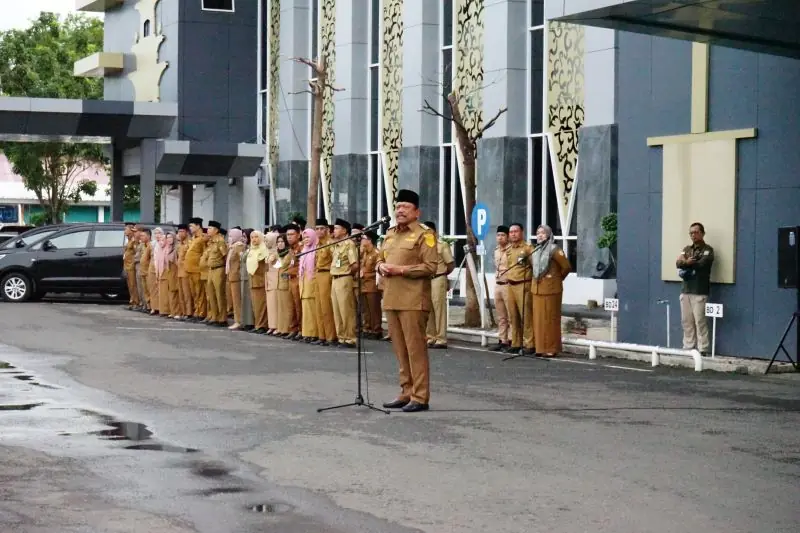 Wagub Mian dalam Apel Bersama Kepala OPD dan jajaran ASN Pemprov Bengkulu di Lapangan Apel Pemprov Bengkulu, Selasa (25/2).