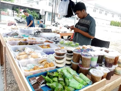 Ramadan: Didamba Umat Muslim, Dinanti Penjual Takjil
