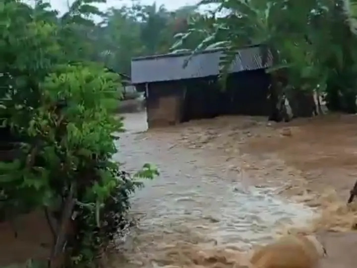 Sungai Serangai Meluap, 11 Rumah di Desa Rena Jaya Bengkulu Utara Terendam Banjir