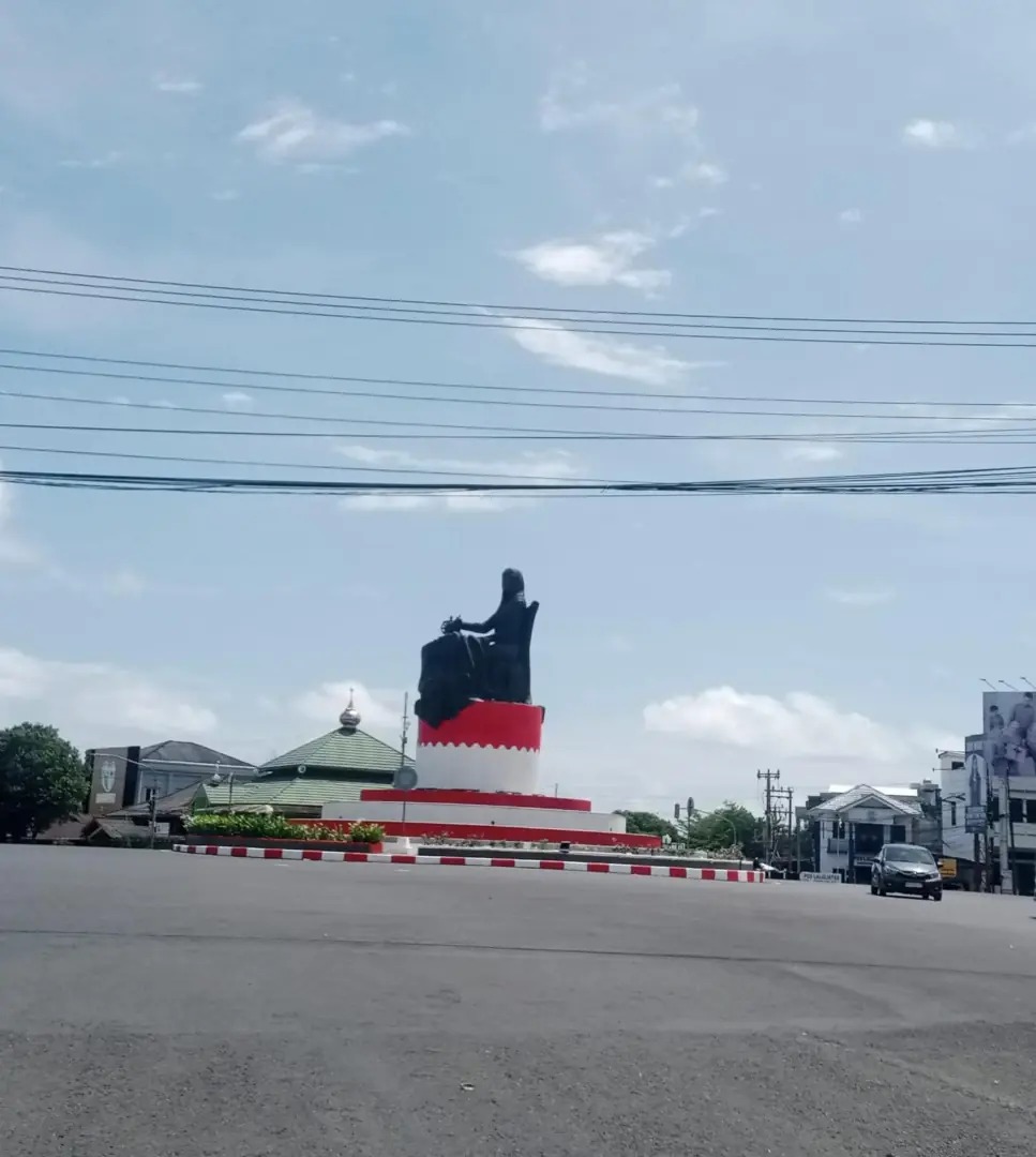 Patung Fatmawati Dicat Ulang, Komentar Warga Beragam