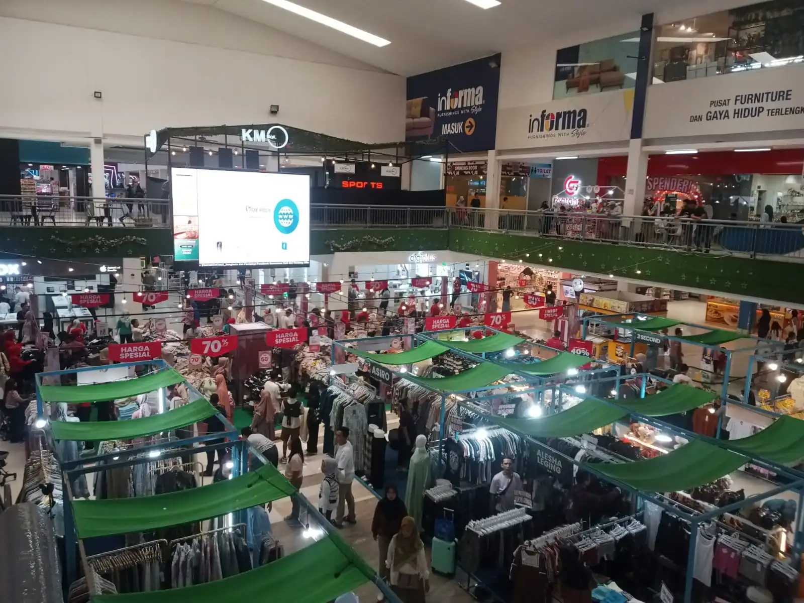 Jelang Lebaran, Bencoolen Mall Padat Pengunjung