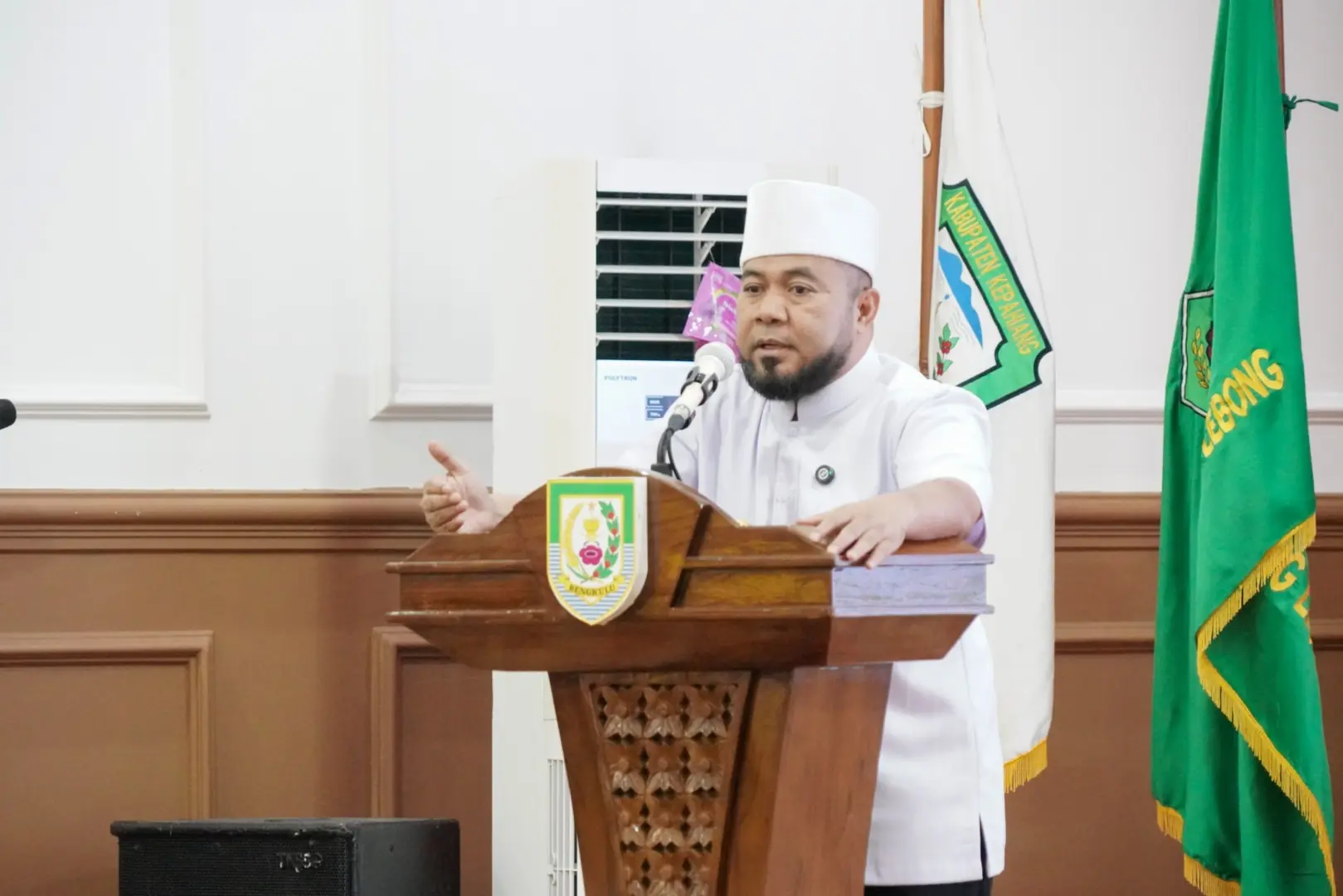 Pedagang Musiman di Pantai Panjang Bebas Biaya