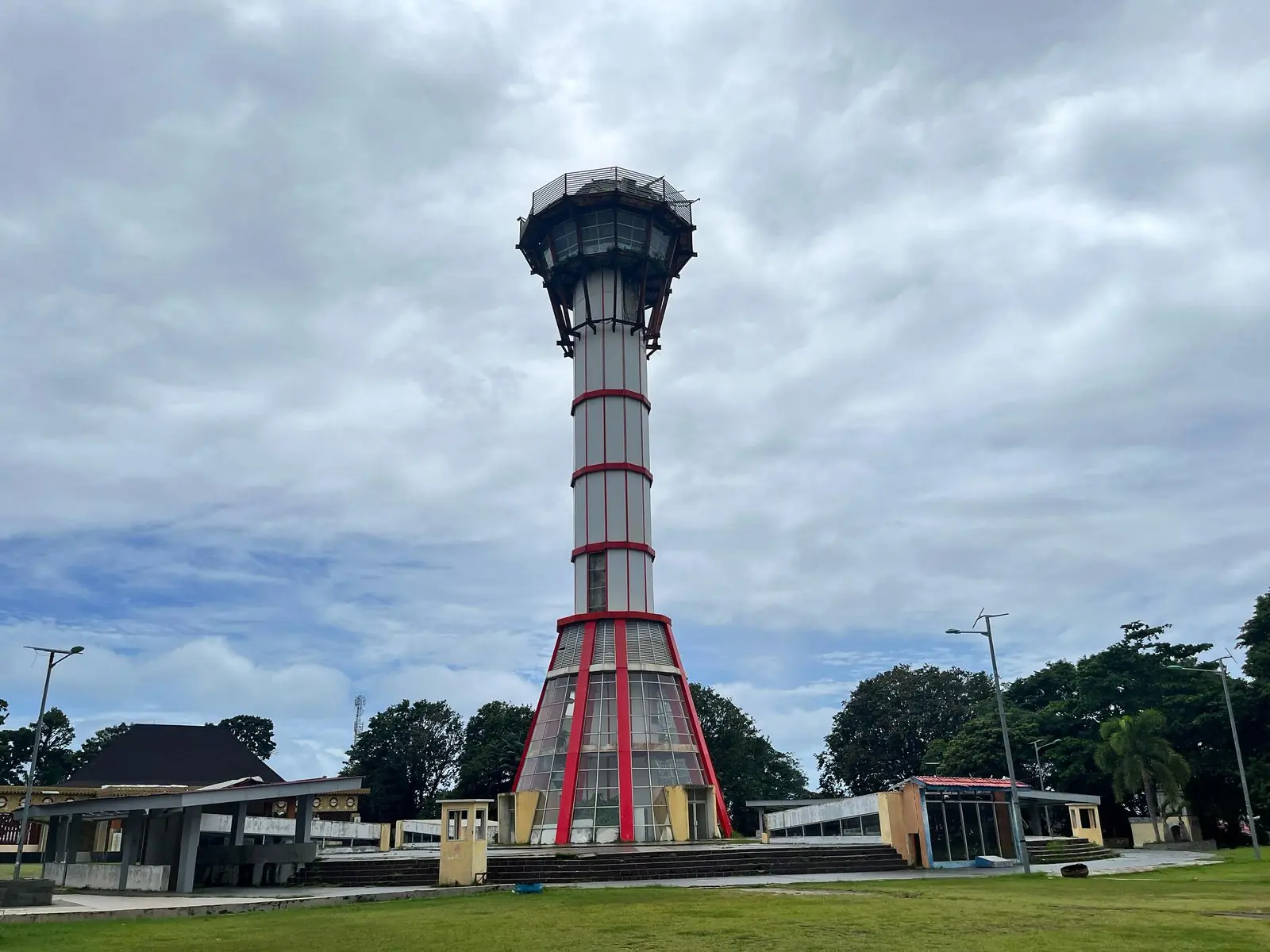 Bangunan View Tower Bengkulu Terbengkalai, Warga Khawatir dan Harapkan Revitalisasi