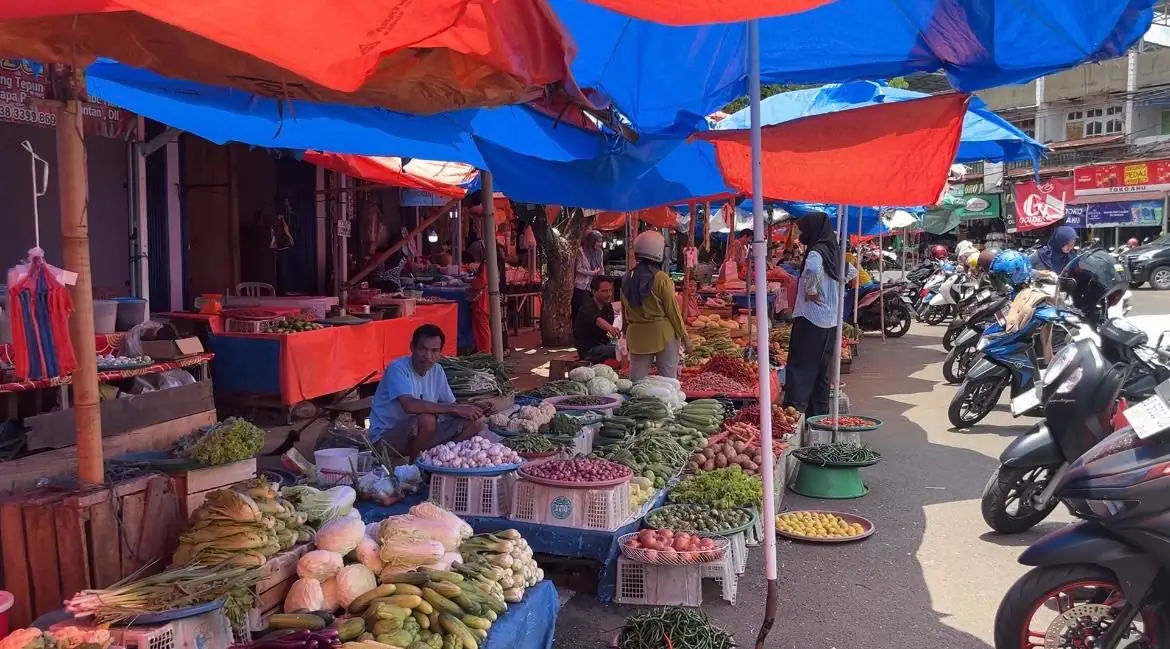 Harga Bahan Pokok di Pasar Panorama Melonjak Tajam di Awal Ramadan 2025