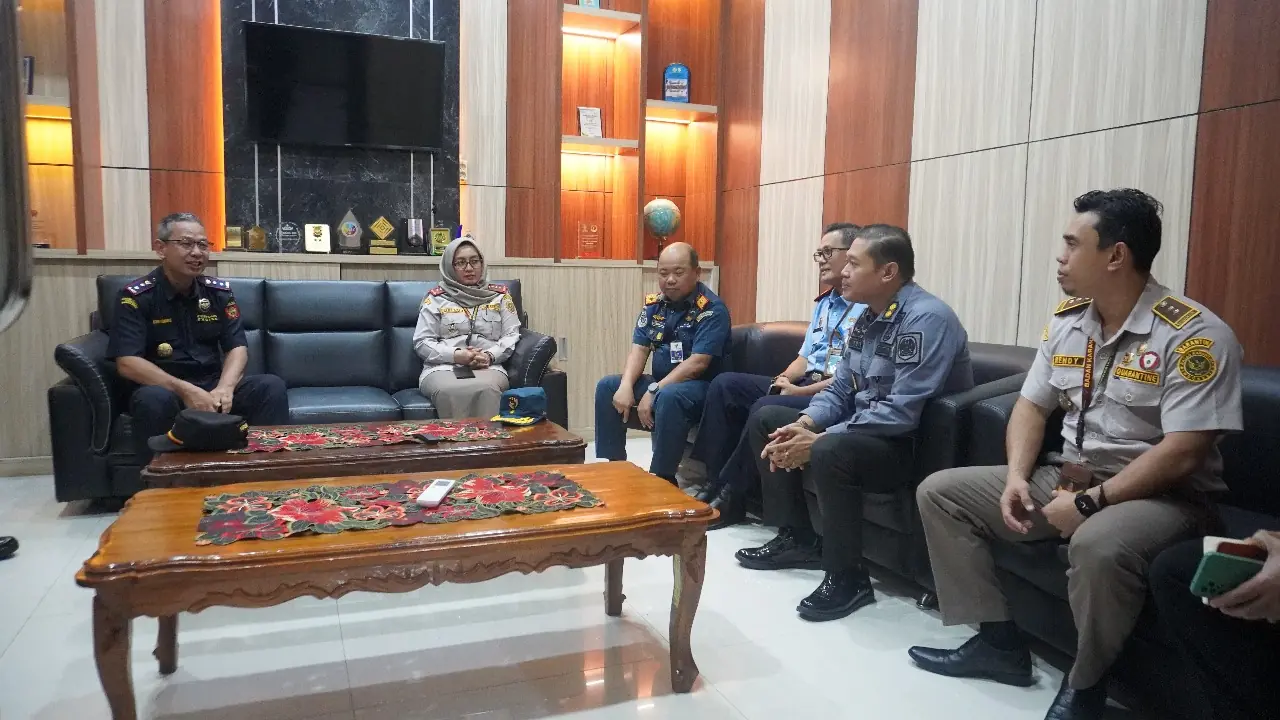 Pertemuan ini juga menjadi langkah strategis dalam mempererat hubungan antarinstansi, guna meningkatkan efektivitas pengawasan serta pelayanan di wilayah perbatasan dan wilayah pelabuhan, khususnya Pelabuhan Pulau Bai, Bengkulu.