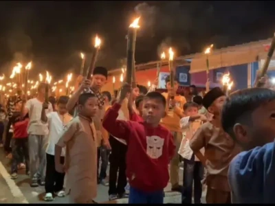 Kemeriahan Malam Takbiran di Kelurahan Lempuing, Gema Takbir dan Pawai Obor Sambut Idul Fitri