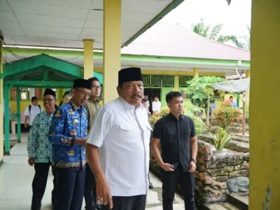 Mian Sidak Dugaan Pungli di SMAN 7 Putri Hijau