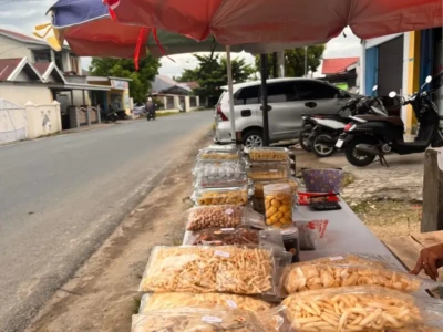 Penjual Kue Kering Musiman Bermunculan Jelang Lebaran