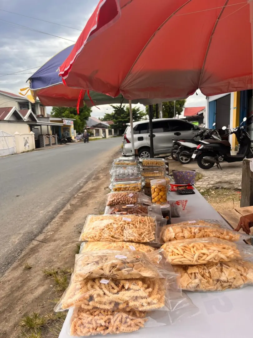 Penjual Kue Kering Musiman Bermunculan Jelang Lebaran