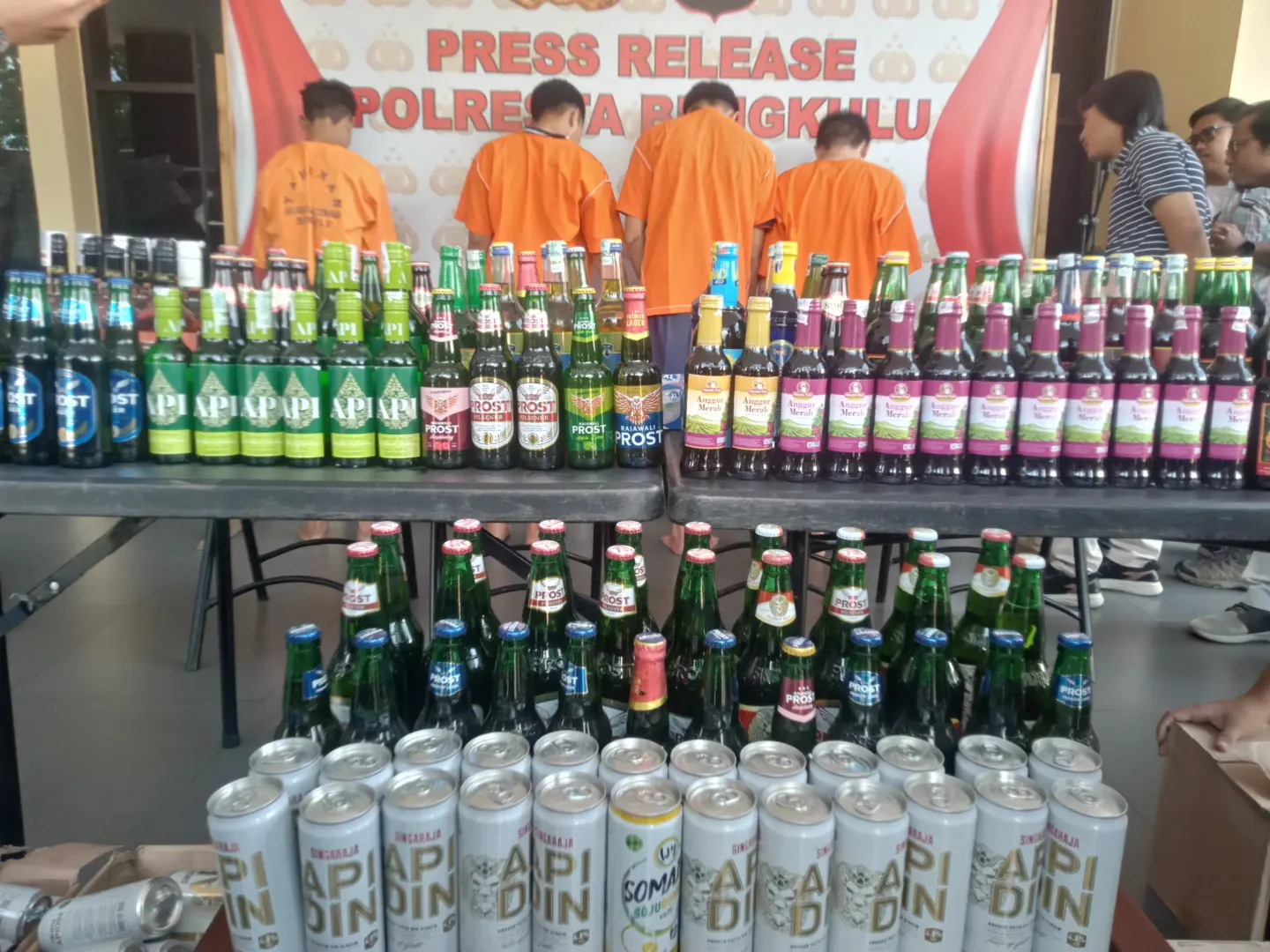 Polresta Bengkulu Sita Ratusan Botol Miras dan Narkotika dalam Operasi Pekat Jelang Idul Fitri