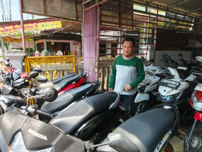 Pria Tua Gasak Motor dari Showroom di Bengkulu, Modusnya Mengaku Mau Beli