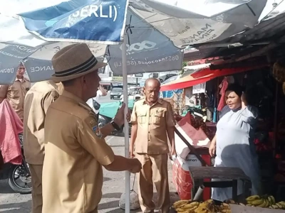 Payung dan Terpal di Pasar Panorama Ditertibkan
