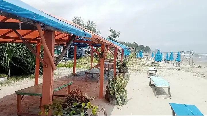 Pedagang di Pantai Berkas Bertahan, Sebut Bakal Melawan Jika Digusur Pemerintah