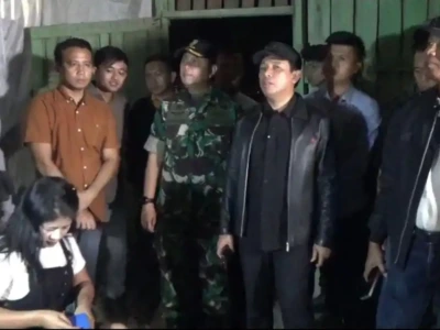 Gerebek Warung Remang-Remang, Petugas Temukan Miras dan Bangunan Ilegal