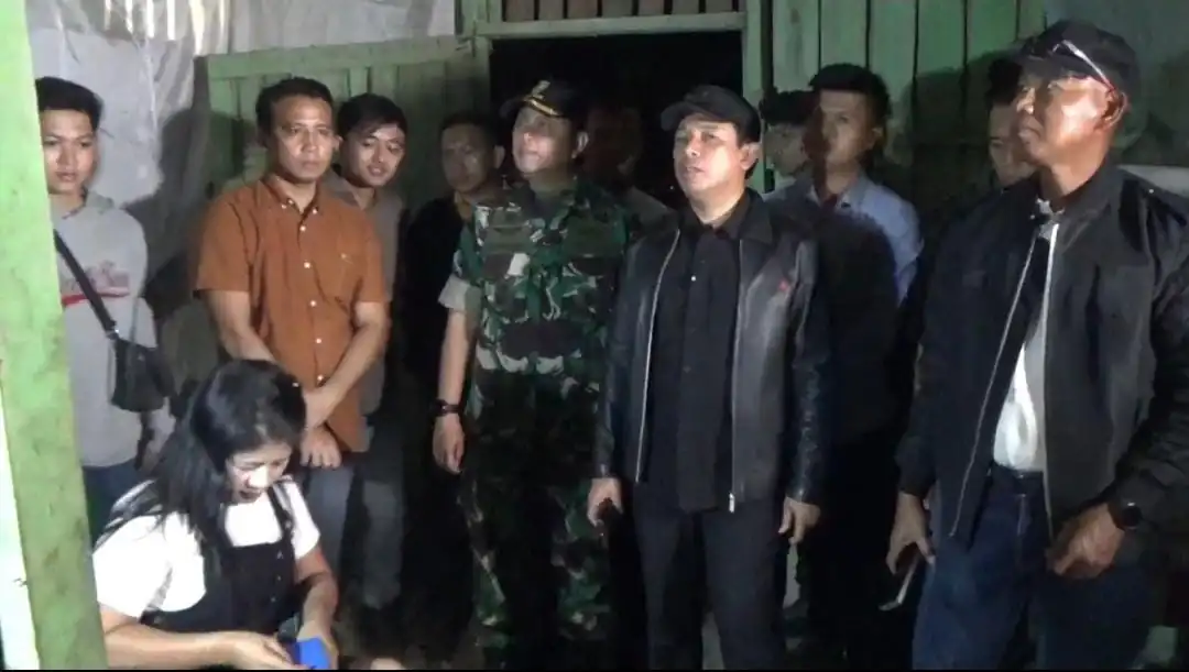 Gerebek Warung Remang-Remang, Petugas Temukan Miras dan Bangunan Ilegal