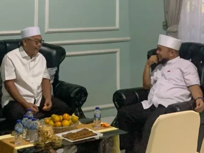 Gubernur Helmi Silaturahmi ke Kediaman Mantan Ketua DPD RI