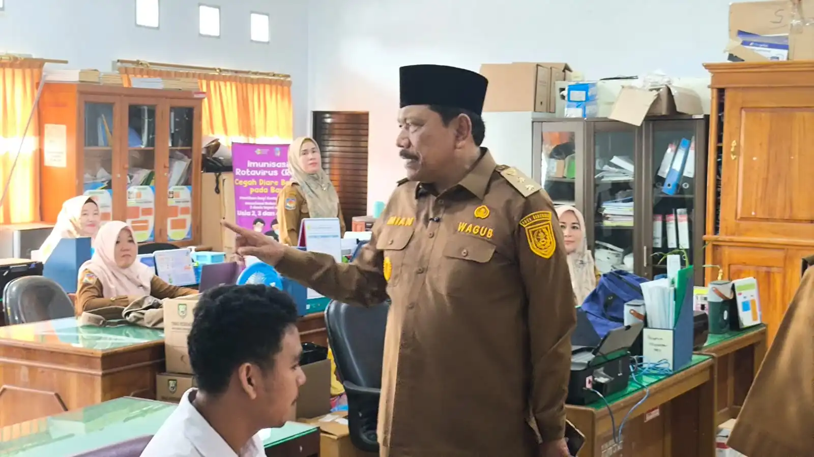 Hari Pertama Kerja, Wagub Mian Temukan Kursi Kosong di OPD