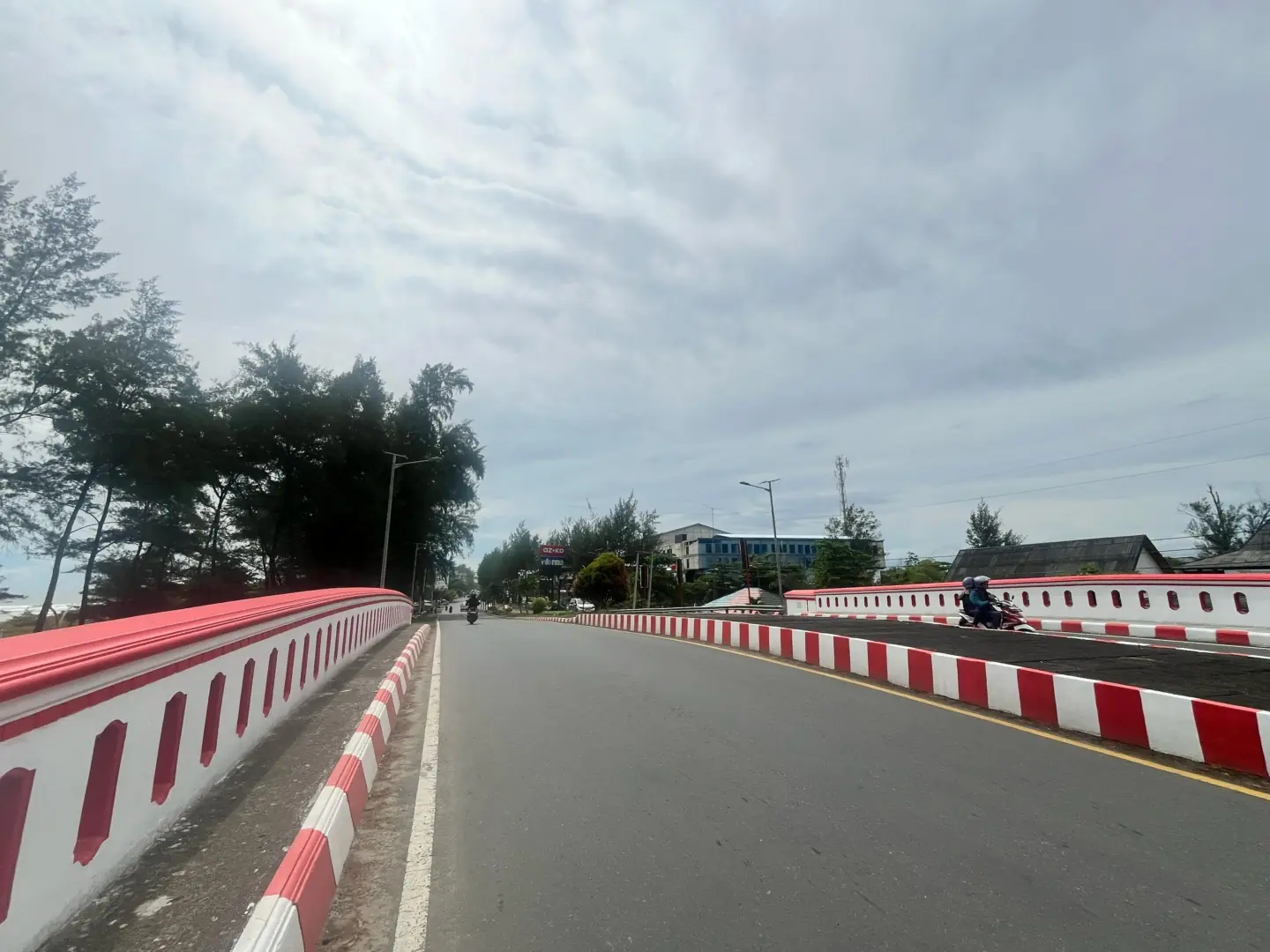 Jembatan Kusam Jadi Ikon Baru, Warga Apresiasi Sentuhan Warna Merah Putih