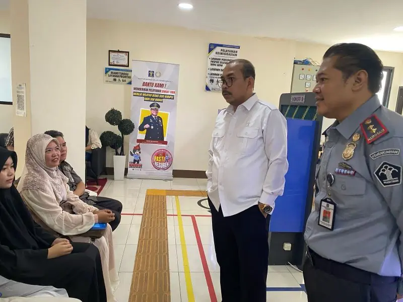 Kepala Kantor Wilayah Imigrasi Bengkulu Tinjau Kinerja Layanan dan Pengawasan di Kanim Bengkulu