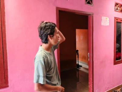 Pencuri Gasak iPhone 12 Mahasiswa Saat Korban Terlelap di Kosan