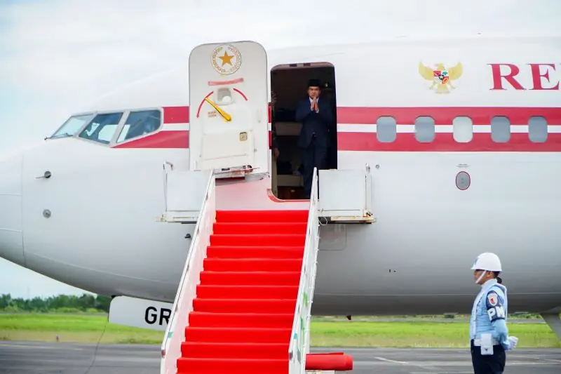 Aspri Prabowo saat dijemput presiden di Bandara Fatmawati