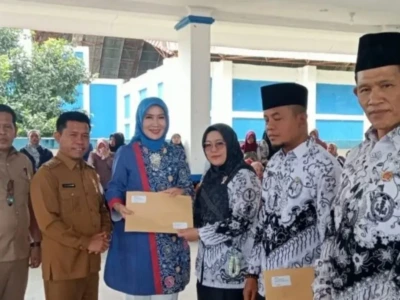 Ribuan Pelajar di Lebong Terima Bantuan PIP di Momen Hari Guru Nasional