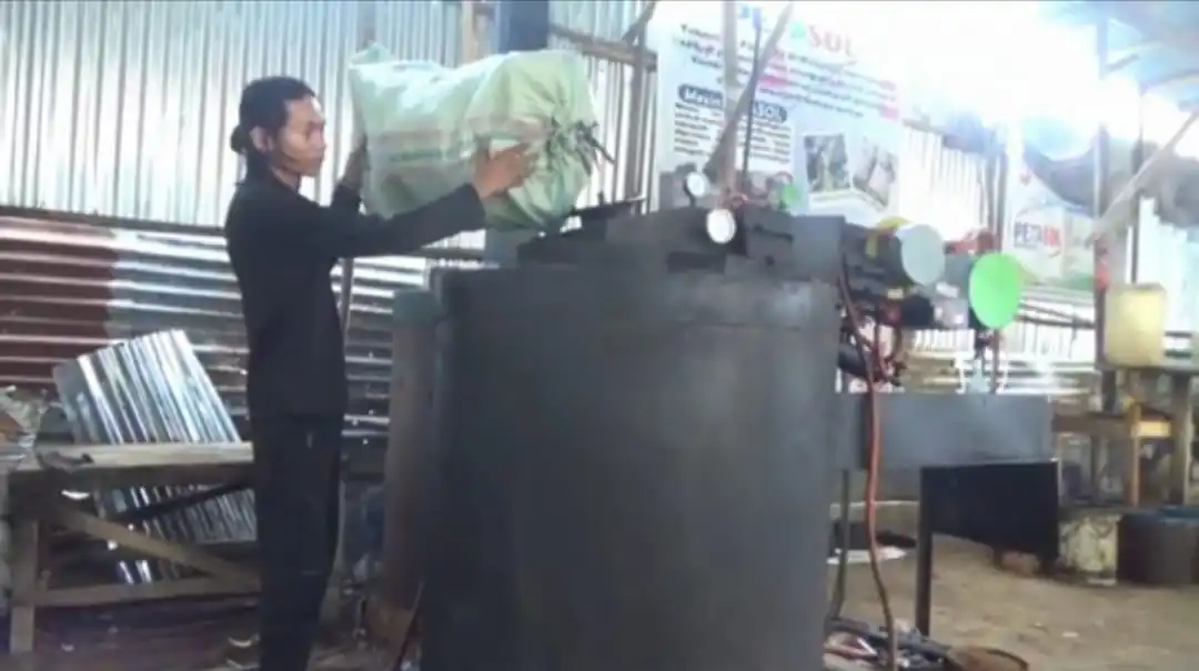 Sampah Plastik Disulap Jadi BBM: Inovasi Warga Bengkulu Bikin Takjub