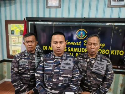 TNI AL Kirim Kapal Perang ke Enggano, Bawa Bantuan untuk Warga Terdampak