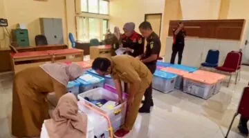 Suasana Kejati Geledah Kantor Sekwan DPRD Provinsi Bengkulu