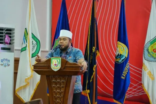 Gubernur Bengkulu Helmi Hasan