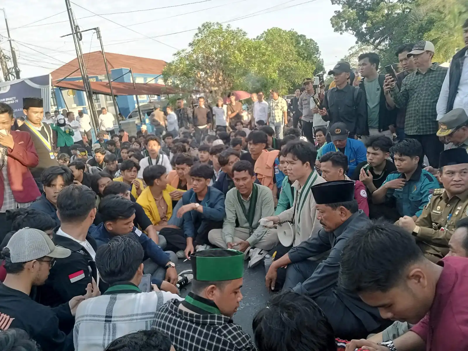 Gubernur Bengkulu Diminta Minta Maaf Atas Pernyataan Kontroversial terhadap Mahasiswa