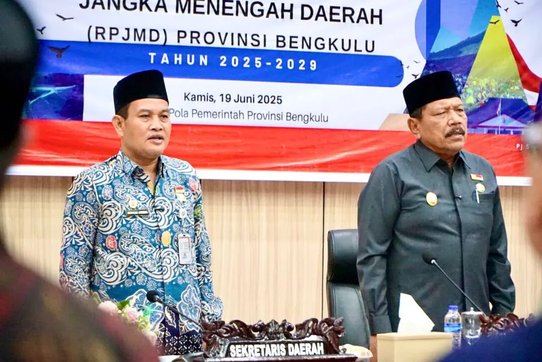 Sekda Herwan Antoni (Kiri) bersama Wakil Gubernur Bengkulu, Mian (Kanan)
