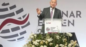 Direktur Utama PGN Arief S. Handoko dalam Seminar Emiten 2025 yang diselenggarakan oleh Kustodian Sentral Efek Indonesia (KSEI) di Jakarta (8/7).