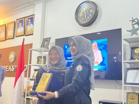 Bekal Etika untuk Diterima di Masyarakat