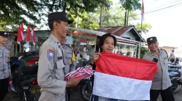 Belum Pasang Bendera, Warga Didatangi Polisi