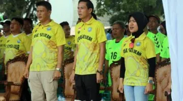 Bupati Kaur Gusril Pausi, S.Sos. MAP secara resmi membuka Turnamen Sepak Bola Bupati Cup 2025