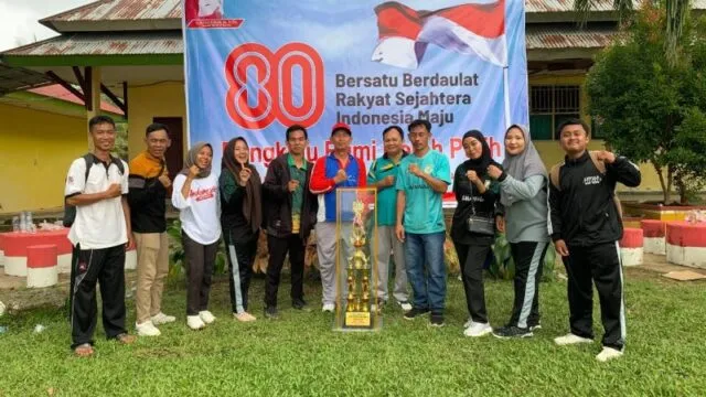 Dewan Guru SMAN 12 Kaur Raih Piala Bergilir Gubernur