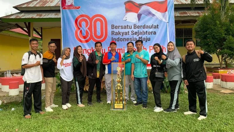 Dewan Guru SMAN 12 Kaur Raih Piala Bergilir Gubernur