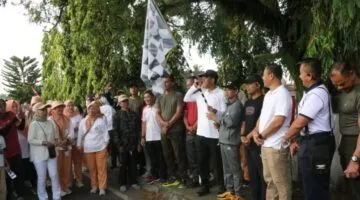 Jalan Santai Meriahkan HUT RI ke-80 di Mukomuko