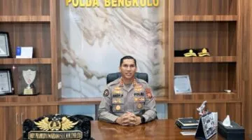Kapolda Bengkulu Ajak Warga Semarakkan HUT RI ke-80 dengan Kibarkan Bendera Merah Putih dan Perkuat Persatuan