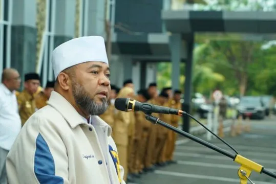 Gubernur Bengkulu Helmi Hasan