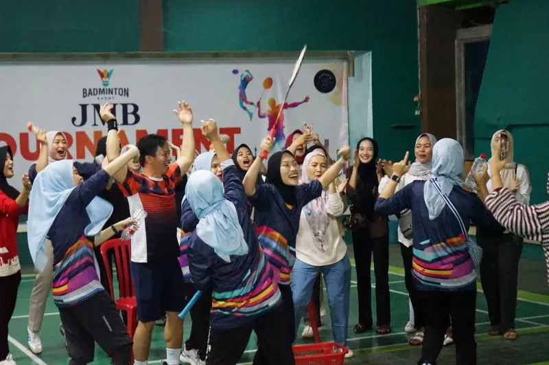 Turnamen Badminton Meriahkan HUT INI ke-117 di Bengkulu, Poltekes Raih Juara