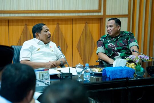 Staf Ahli Panglima TNI menggelar rapat koordinasi di Kantor Gubernur Bengkulu, Rabu (15/10/2025) siang