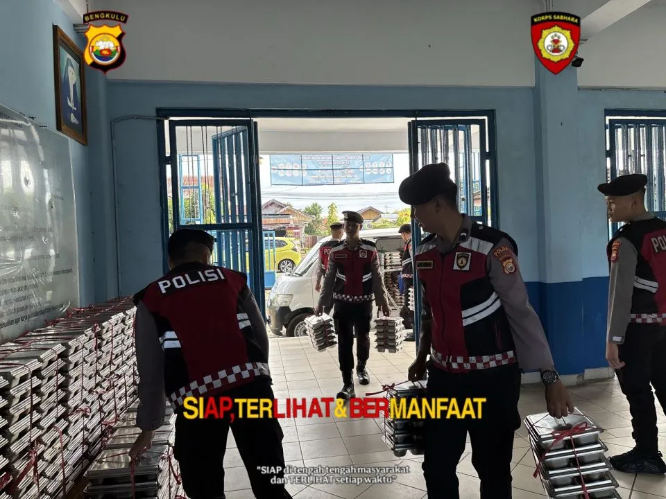 Ditsamapta Polda Bengkulu Kawal Distribusi MBG ke Sekolah