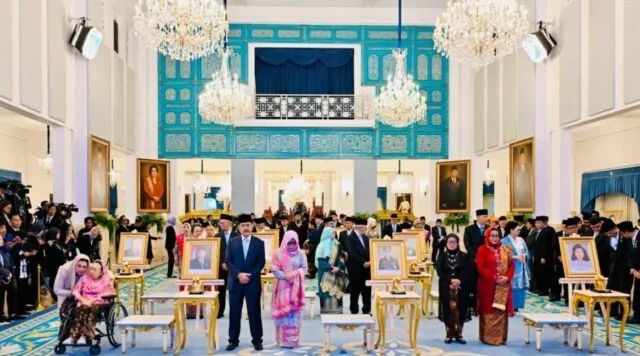 Penganugerahan gelar Pahlawan Nasional kepada sepuluh tokoh dari berbagai daerah dalam upacara yang digelar di Istana Negara, Jakarta, pada Senin, 10 November 2025. Foto: BPMI Setpres/Laily Rachev