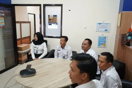 Pembahasan Komunikasi Publik bertema “Pemanfaatan Kecerdasan Buatan untuk Mewujudkan Humas Pemerintah yang Adaptif dan Responsif”