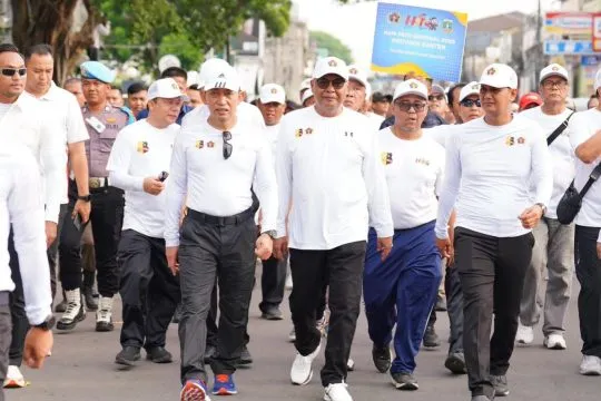 Kapolri Hadiri Jalan Santai PWI, Tekankan Pentingnya Sinergi dengan Pers