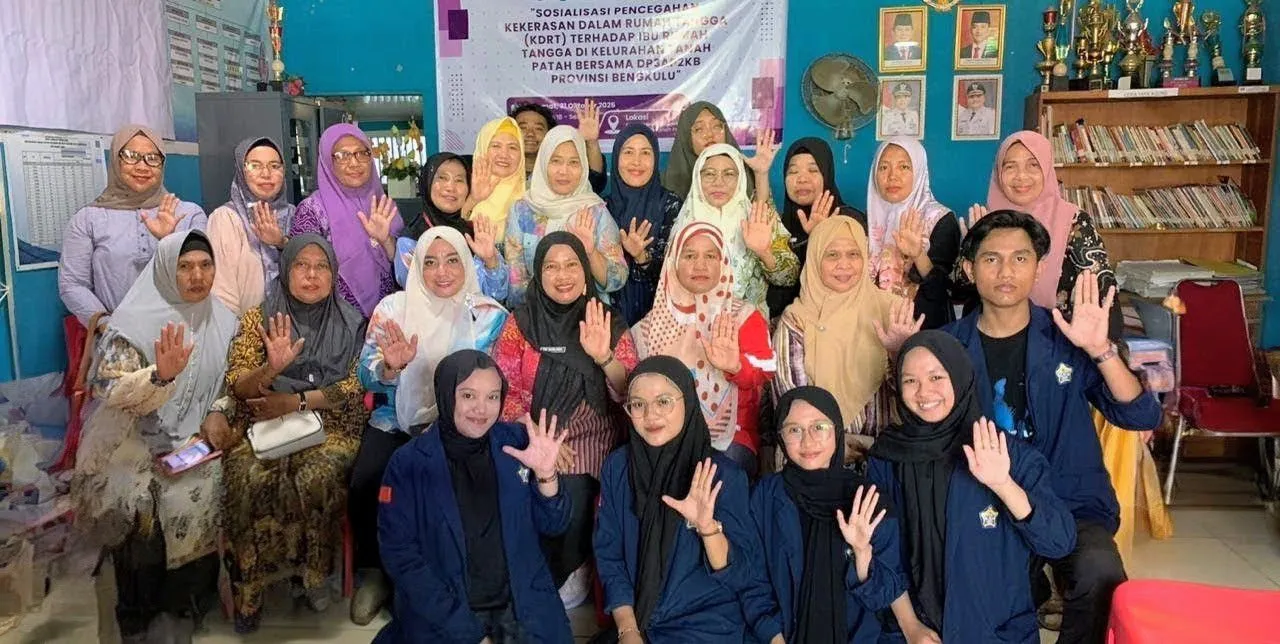 Mahasiswa Sosiologi UNIB Ajak Ibu Rumah Tangga di Tanah Patah Cegah KDRT