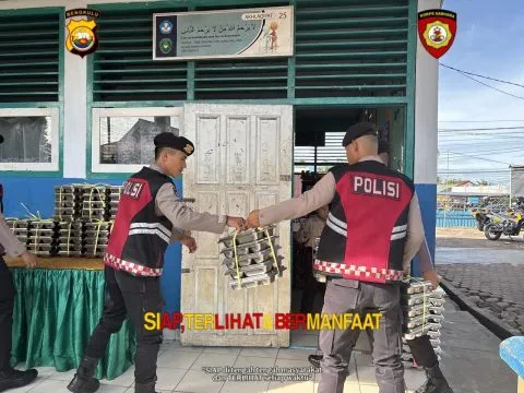 Patroli Dialogis Ditsamapta Kawal Distribusi Makanan Bergizi ke Sekolah-sekolah di Bengkulu